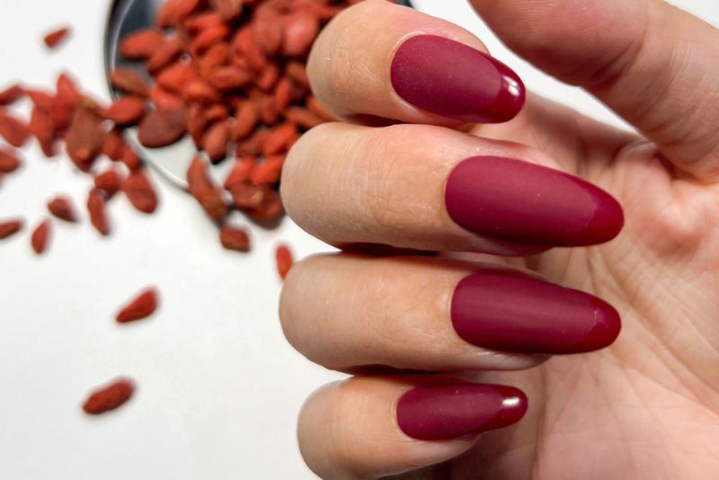 Unghie autunnali: scopri le nail art di tendenza per la stagione del foliage 2025!