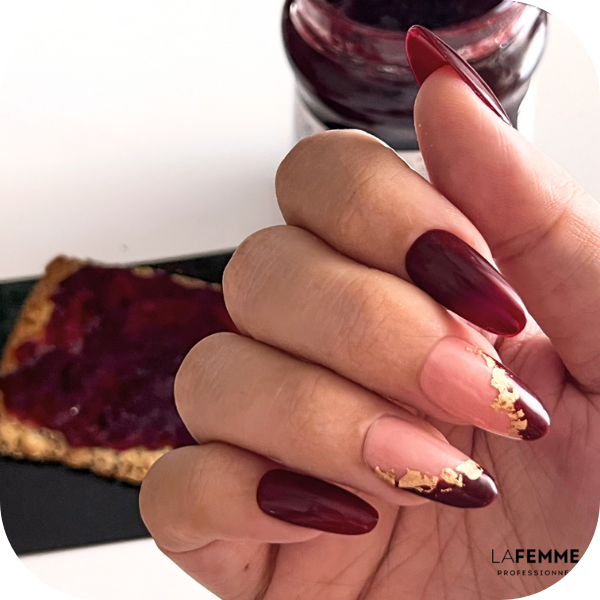 unghie autunnali rosso ciliegia 