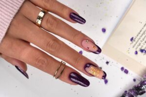 Nail Art Fantasy Crea Unghie Magiche con H388 Magic Dust, il Semipermanente Viola Glitter